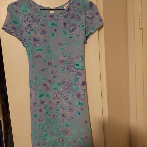 Lovely summer dress for a little girl. - Picture 1 of 2
